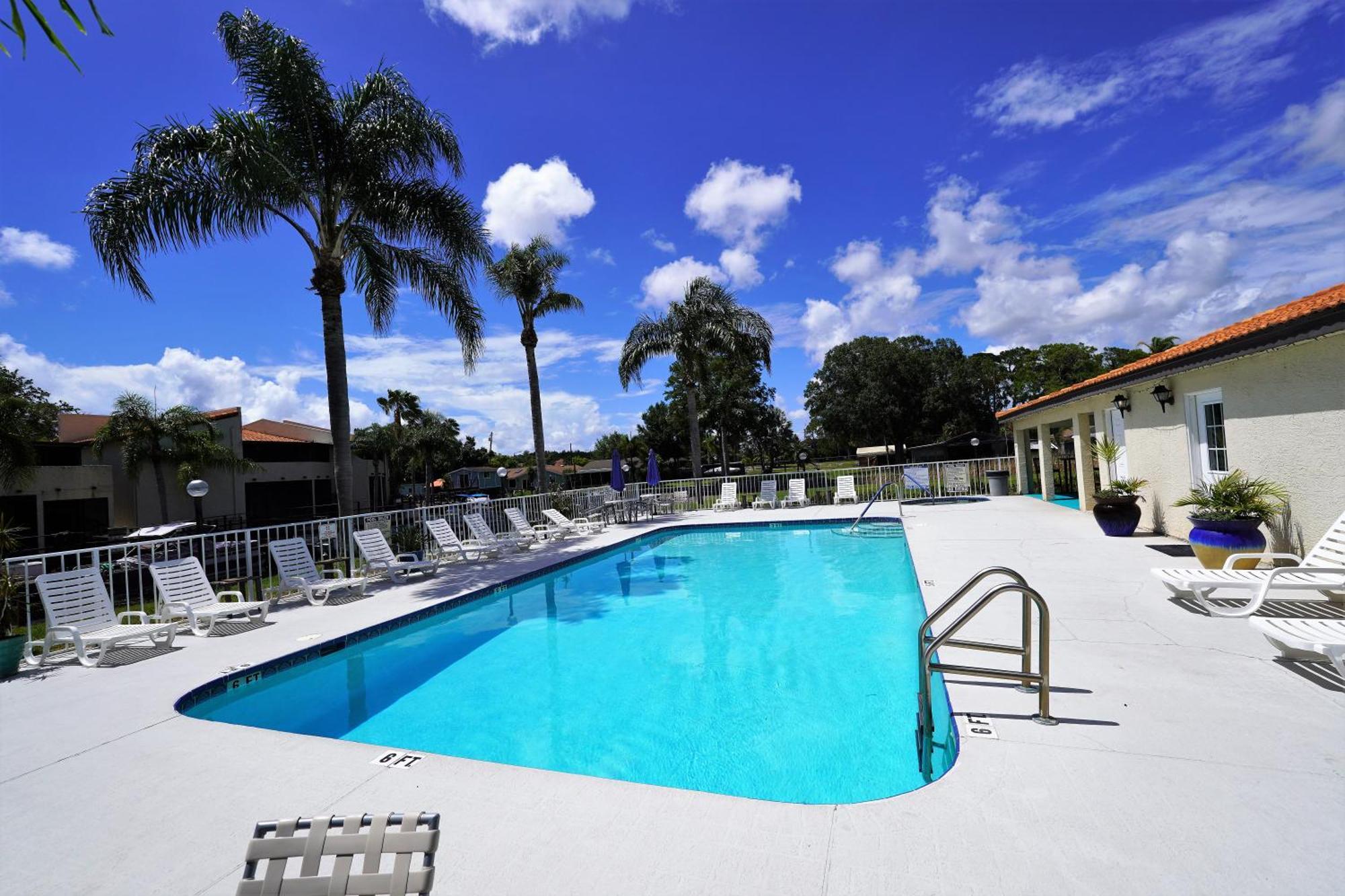 Florida Condos On Lake Tarpon Palm Harbor Exteriör bild